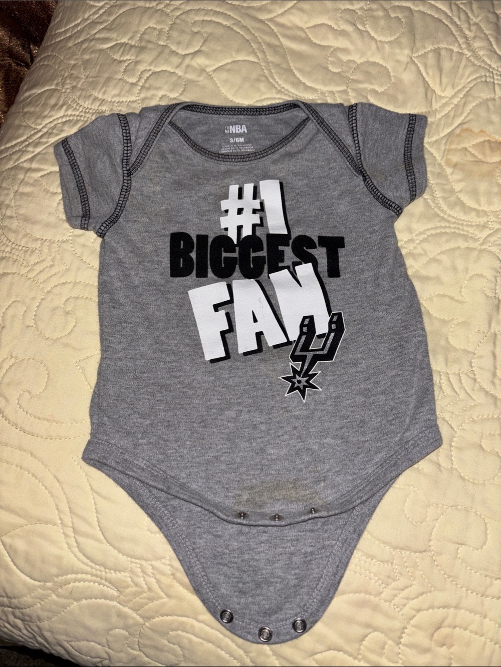 NBA Spurs Grey 'Biggest Fan' Short Sleeve Baby One-Piece